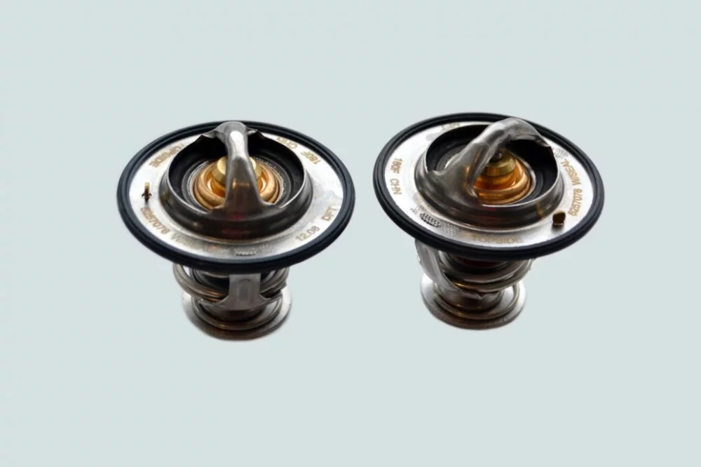 фото термостат (t=82c 180f) (isf2.8) 4983736, 5337967 оригинал 5257076 