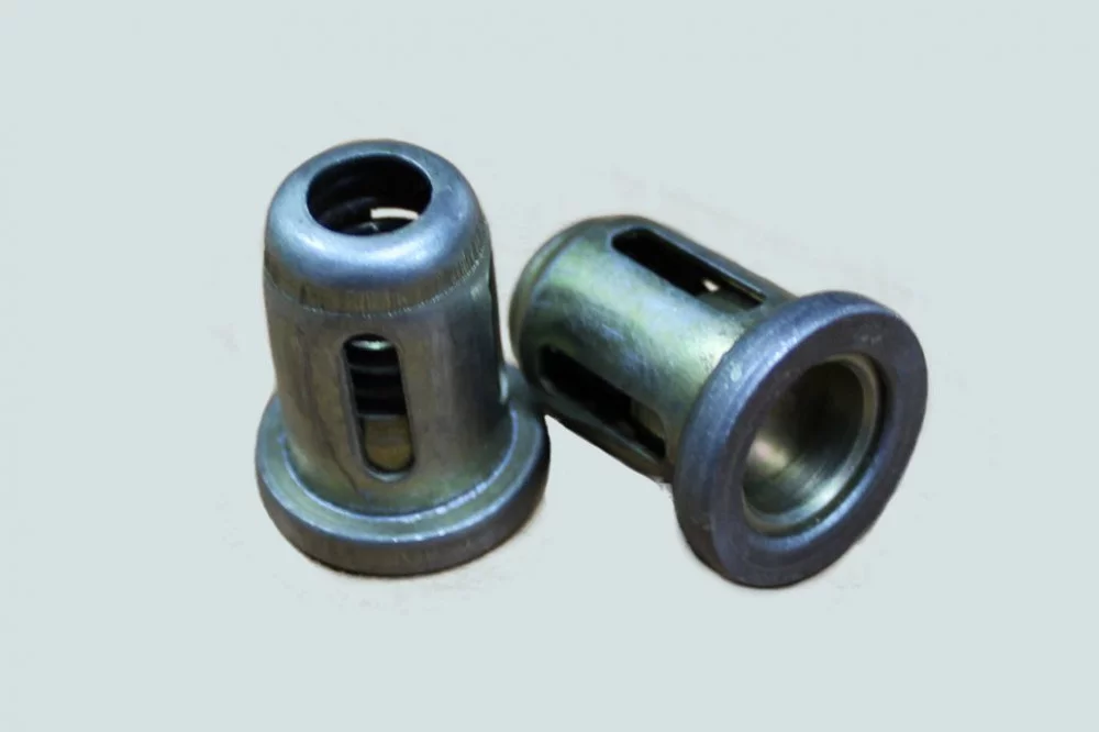 фото клапан редукц. давления масла (теплообменник) (isbe, isf3.8) 3936365 